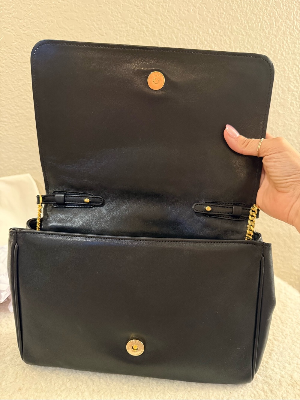 Vintage Celine Black Diagonal Quilted Leather Crossbody bag with Gold Chain - Picture 3 of 16